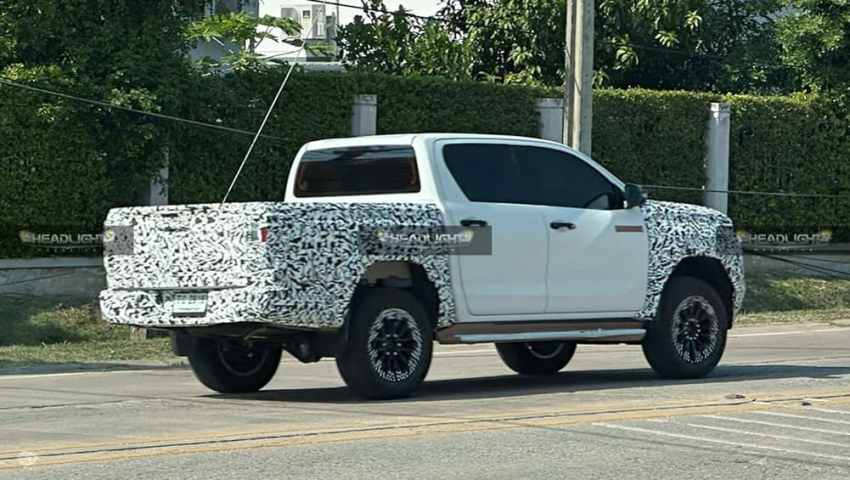 Photos espion du Toyota HiLux 2025 (image : Phare Mag)