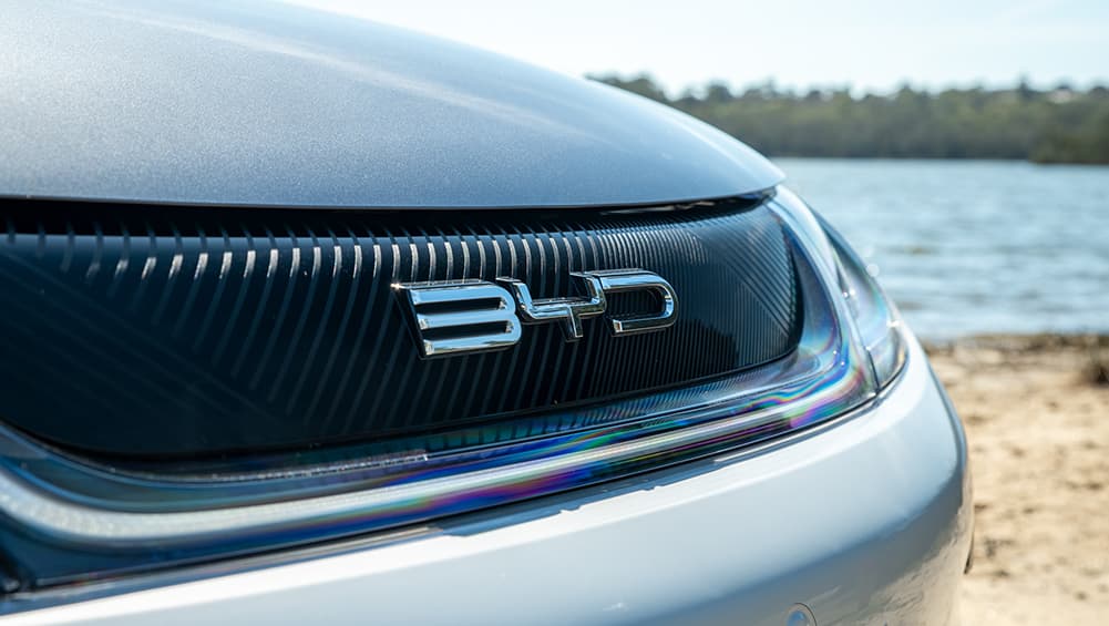Première voiture électrique à moins de 30 000$ ! La nouvelle version BYD Dolphin 2025 réduit de 6 900 $ son prix d'entrée pour rivaliser avec GWM Ora, MG4 Excite et Nissan Leaf, tandis que le SUV BYD Atto 3 EV de taille moyenne bénéficie également d'une option 4 500 $ moins chère - Car News