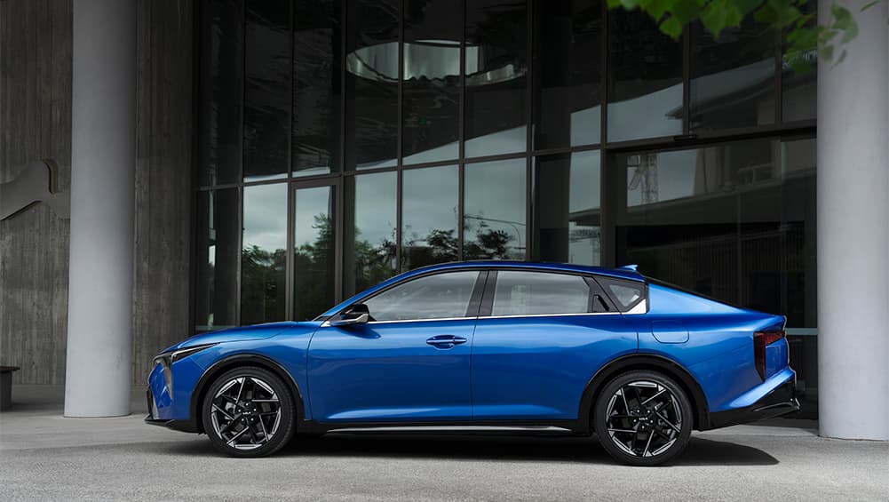 Plus chère que la Toyota Corolla, la Mazda3 et la Hyundai i30 Berline ? Les prix et les caractéristiques du Kia K4 2025 remplaçant le Cerato dévoilés - Actualité automobile