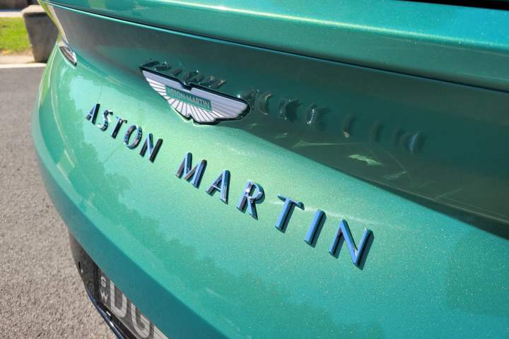 Aston Martin DB12 2025.