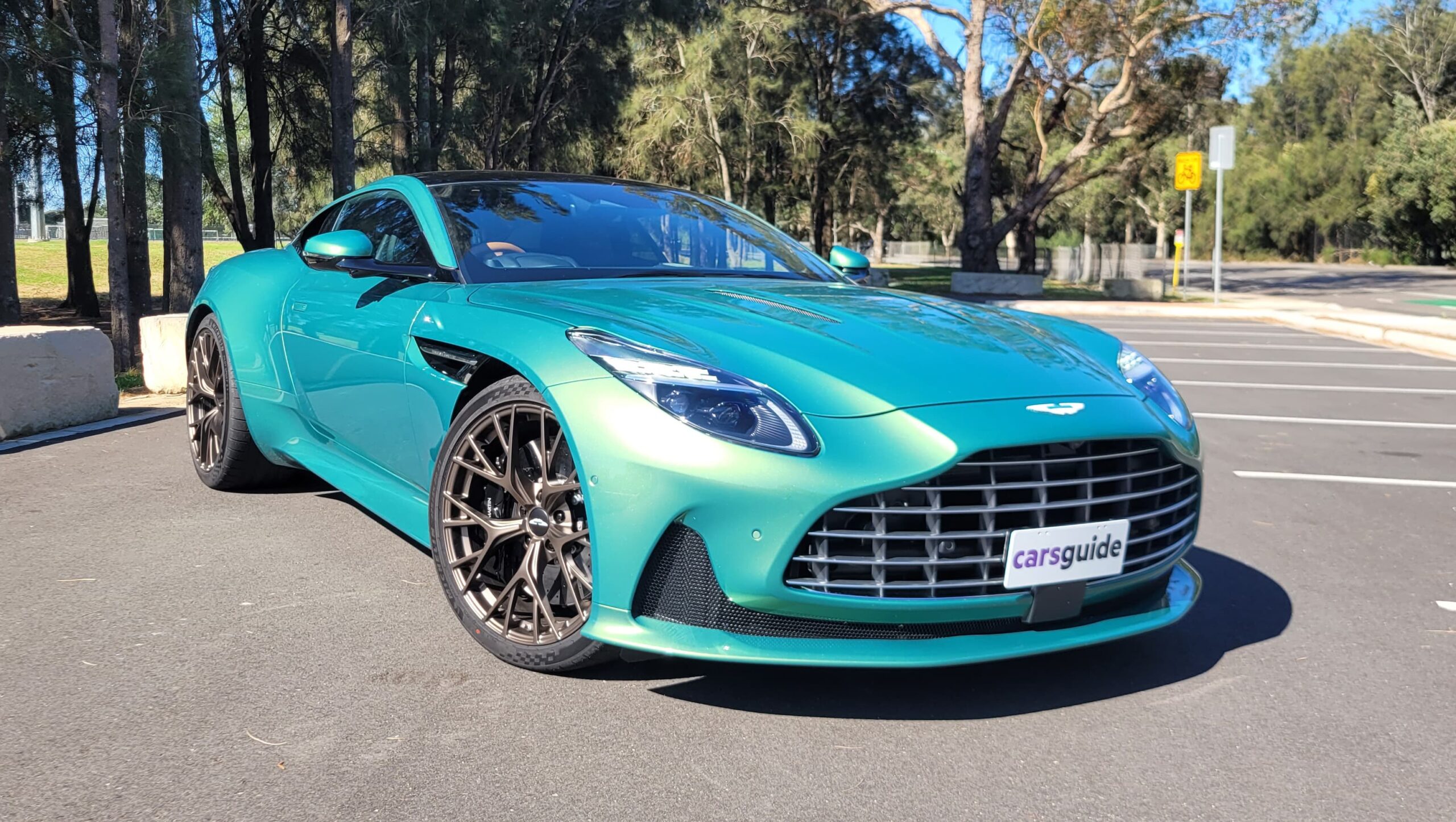 Test de l'Aston Martin DB12 2025 – Devriez-vous reconsidérer cet achat de Ferrari 12Clindri ou de Maserati GranTurismo ?