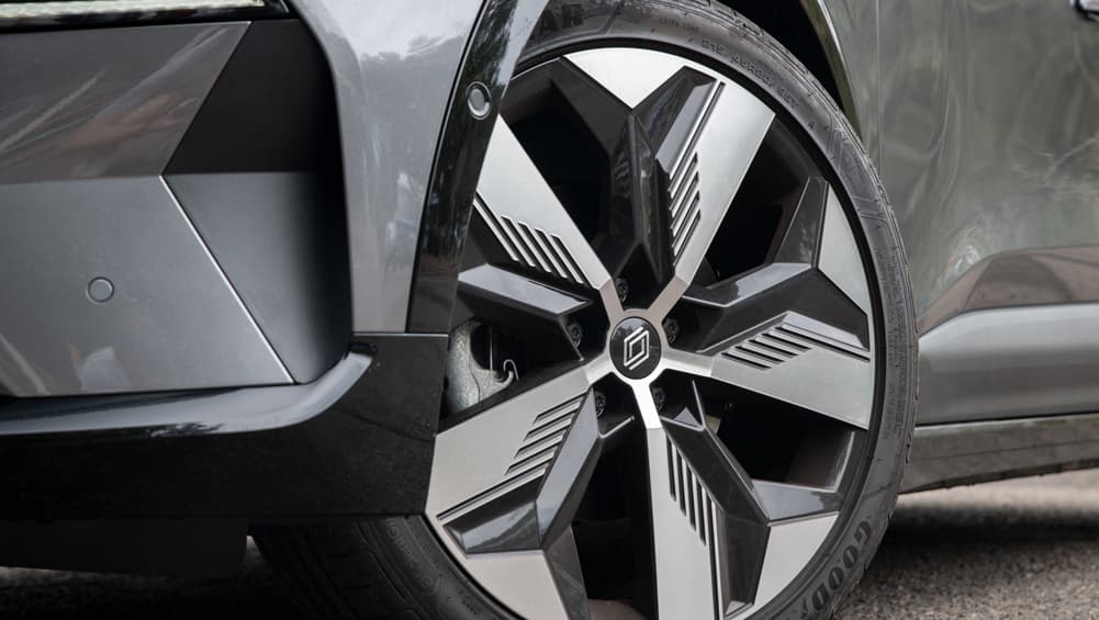 Pourquoi cette marque va tout-in sur les hybrides: Renault dit non aux hybrides plug-in malgré Mitsubishi, BYD, Volkswagen et d'autres investissent dans la technologie: Rapport - CHAR NOUVELLES