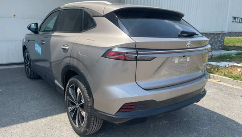 2025 mg HS PHEV (image: rover / mg)