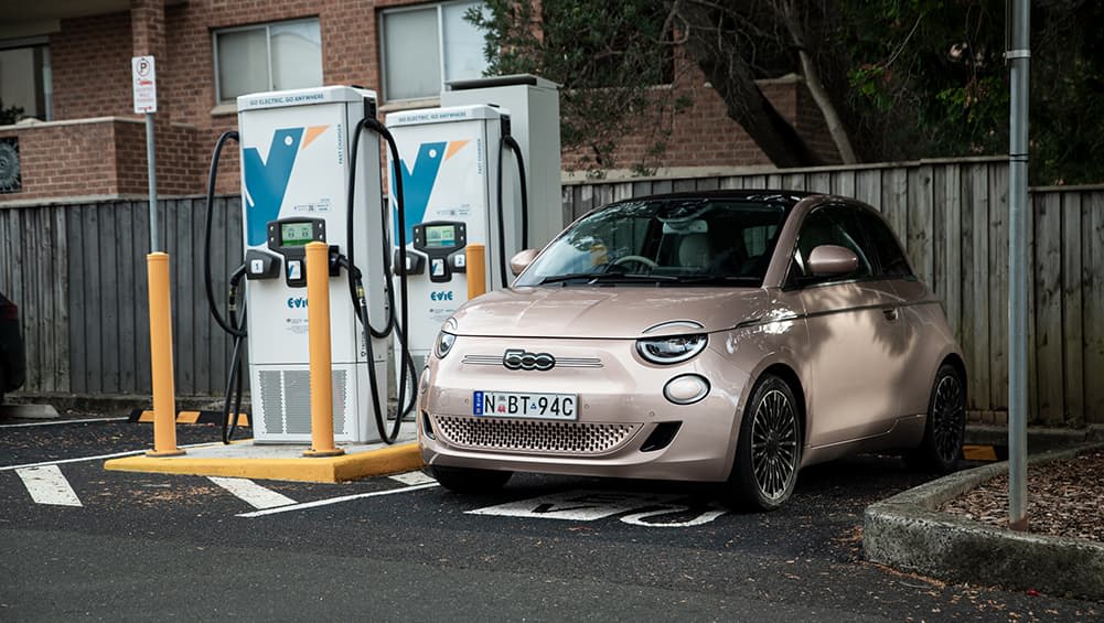 Les batteries électriques `` qui changent la donne '' pourraient pousser les practices de 1000 km et réduire massivement les prix EV: Stellantis, propriétaire de Ram, Jeep, Alfa Romeo, Fiat, Peugeot, Citroen et Maserati, sur quelque chose de grand? - Actualités de la voiture
