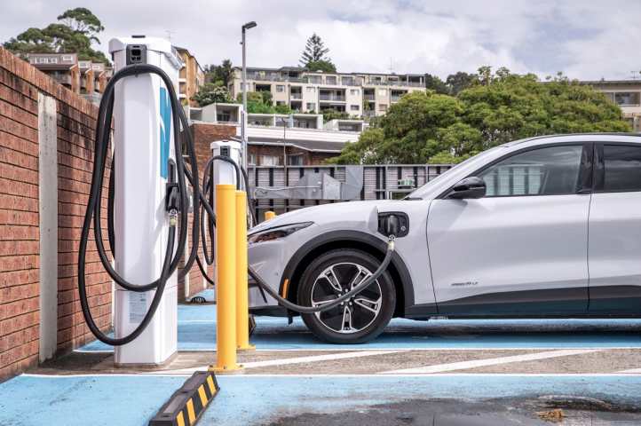 Le placement du port de charge était parfois problématique. (Image: Tom White)