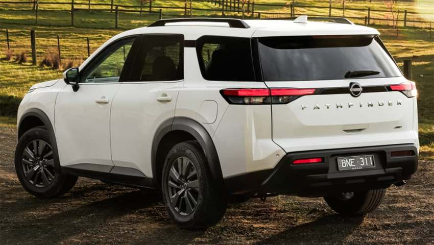 2025 Nissan Pathfinder ST-L
