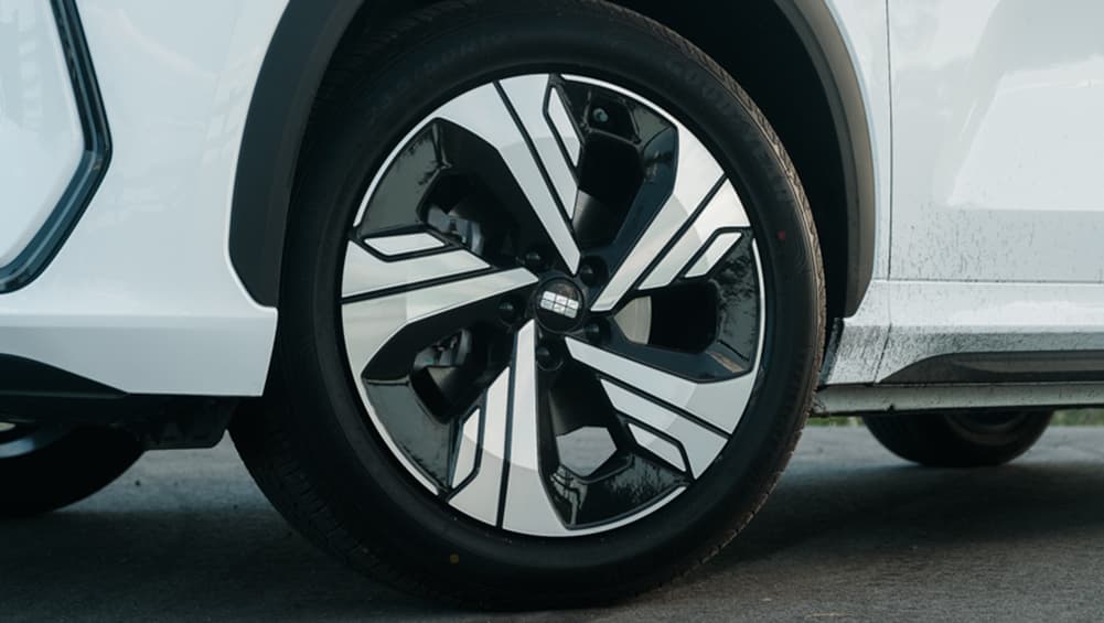Oubliez Tesla, ce nouveau venu sous-cuit le modèle Y d'environ 10 000 $: 2025 Geely Ex5 s'attaque pour combattre le XPEng G6, LeapMotor C10 et Deepal S07 - Car News