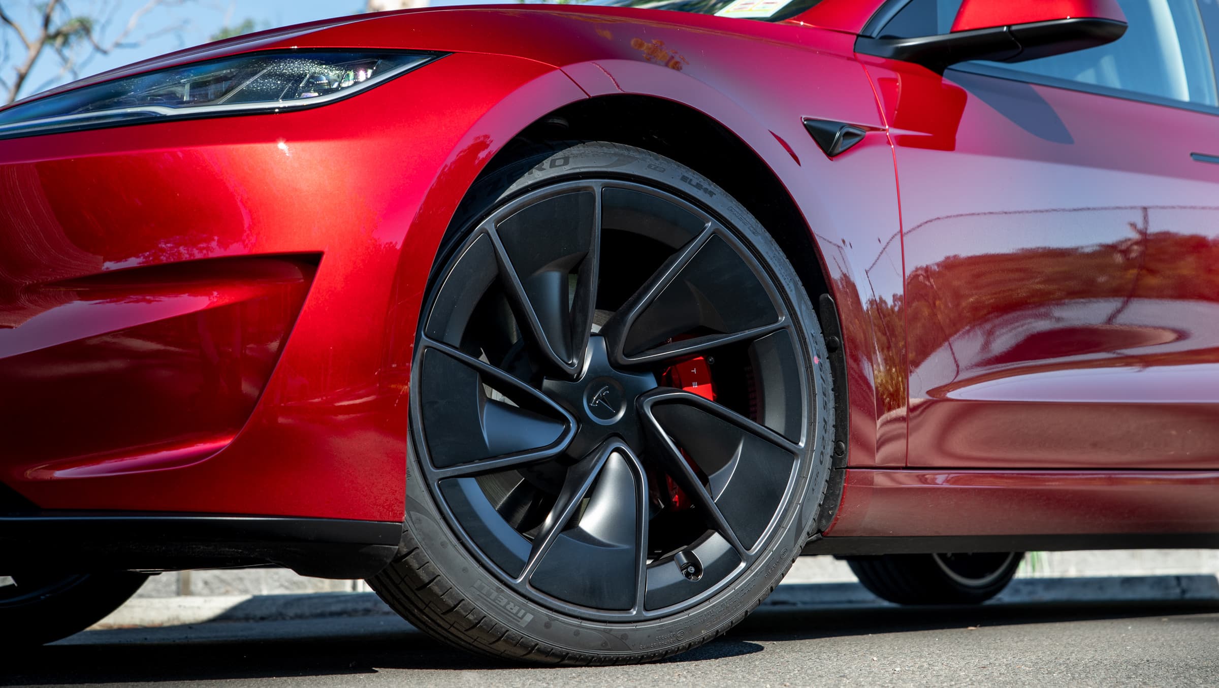 Tesla annonce un changement massif: le constructeur électrique des files d'attente virtuelles dans les bornes de recharge pour arrêter les incidents de charge de charge avec les propriétaires de Tesla Model 3 et Model Y - CAR