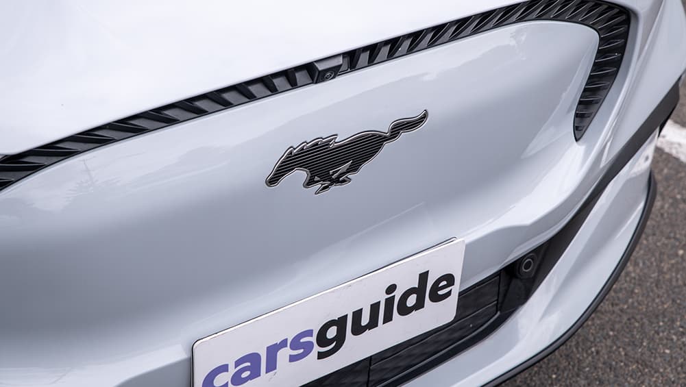 La marque Ford 'Mach 4' suggère qu'un coupé Mustang à quatre portes ou tout-terrain est en route: Rapport - News News