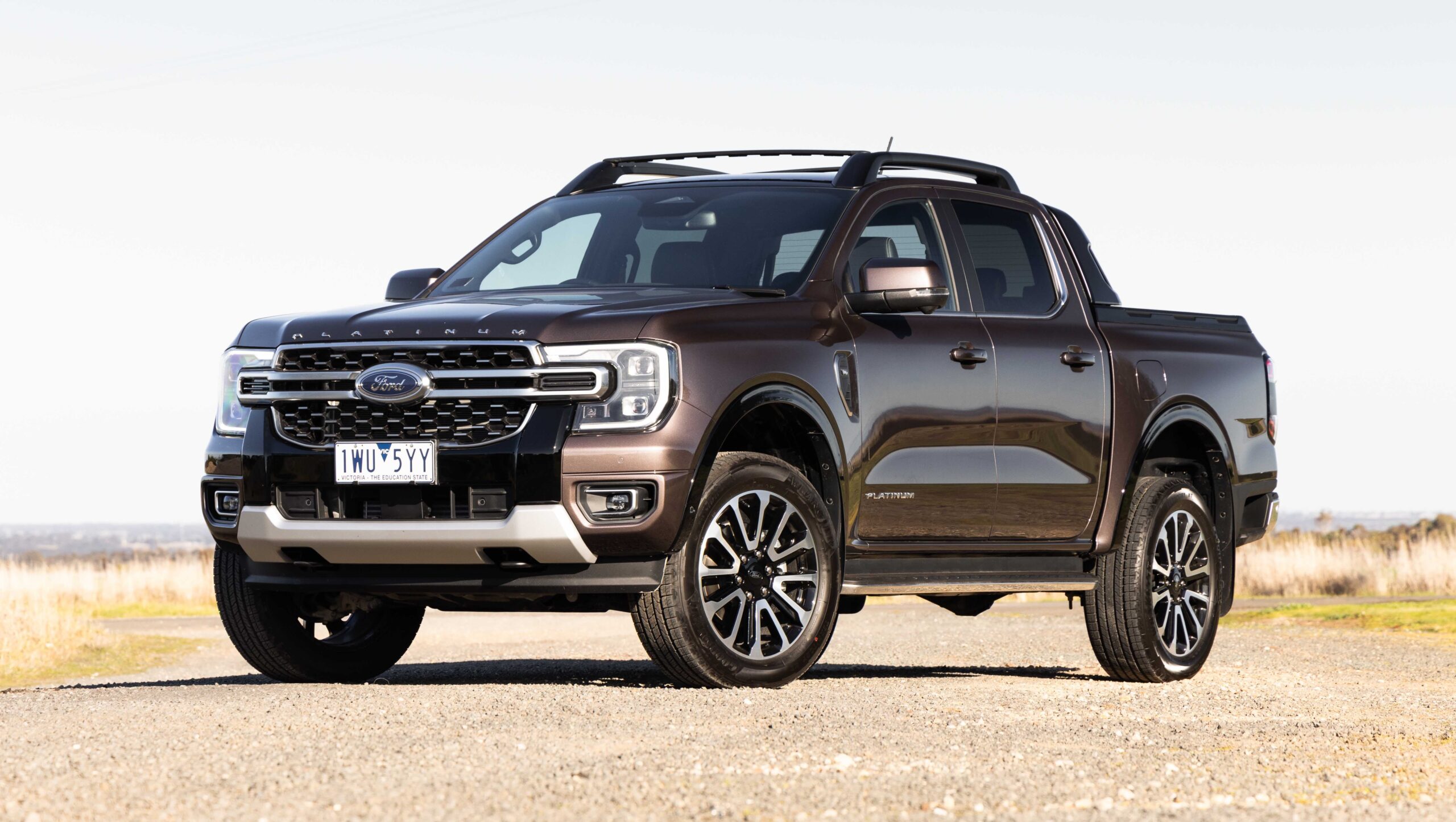 Ford frappe à Toyota: Blue Oval rejette l'inquiétude de Toyota que les ventes ute baisseront, avec de grands espoirs pour Ford Ranger Phev et Ranger Super Duty malgré la montée de la Toyota RAV4 - Car News
