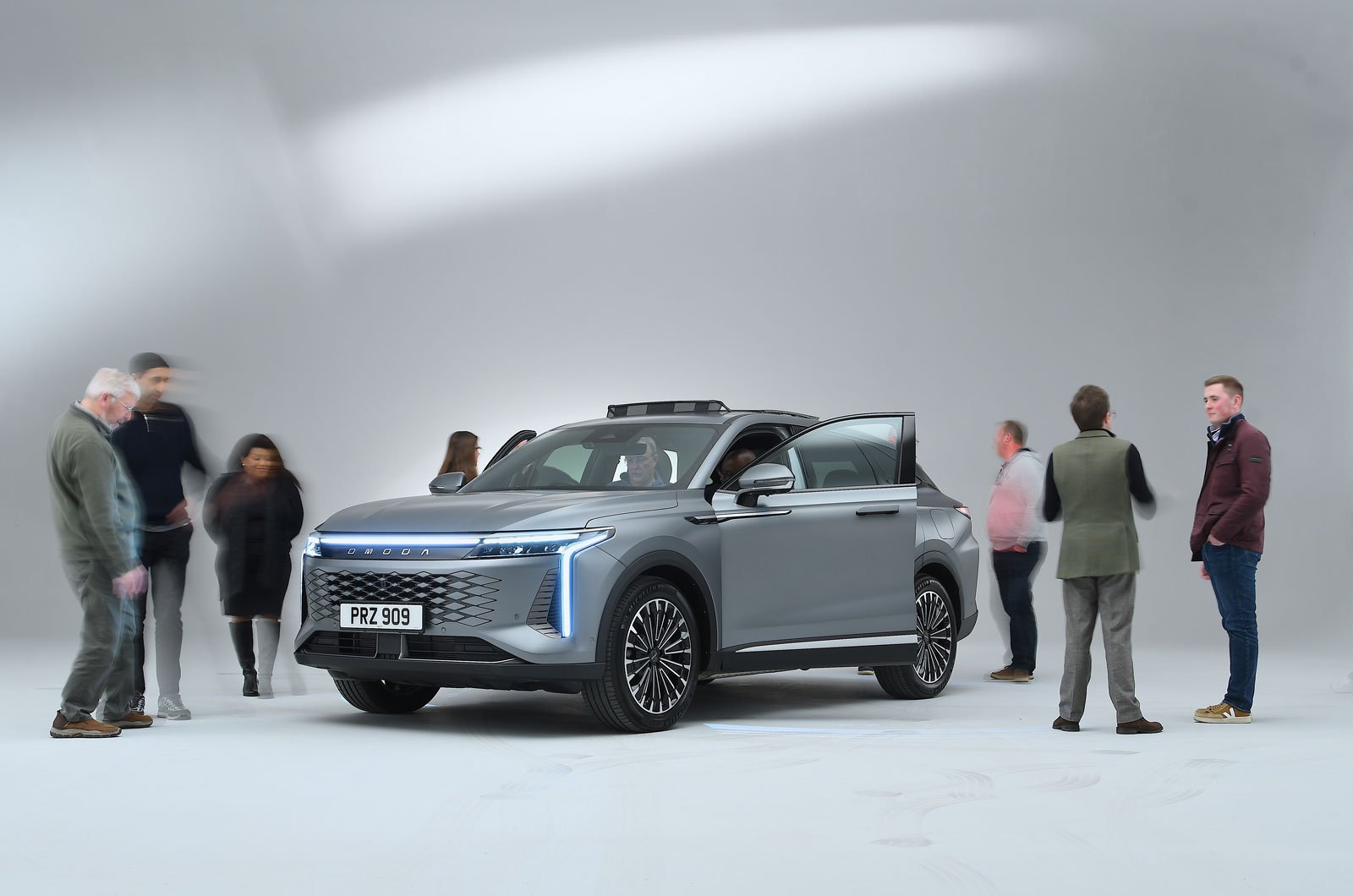 Équipe de test du lecteur OMODA 9: Verdicts des lecteurs sur un nouveau SUV hybride rechargeable