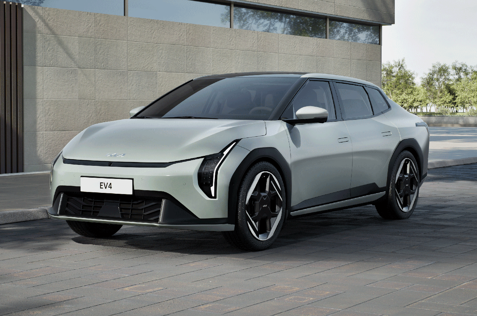 New Kia EV4 disponible à la fois comme salon et hayon pour 34 000 £