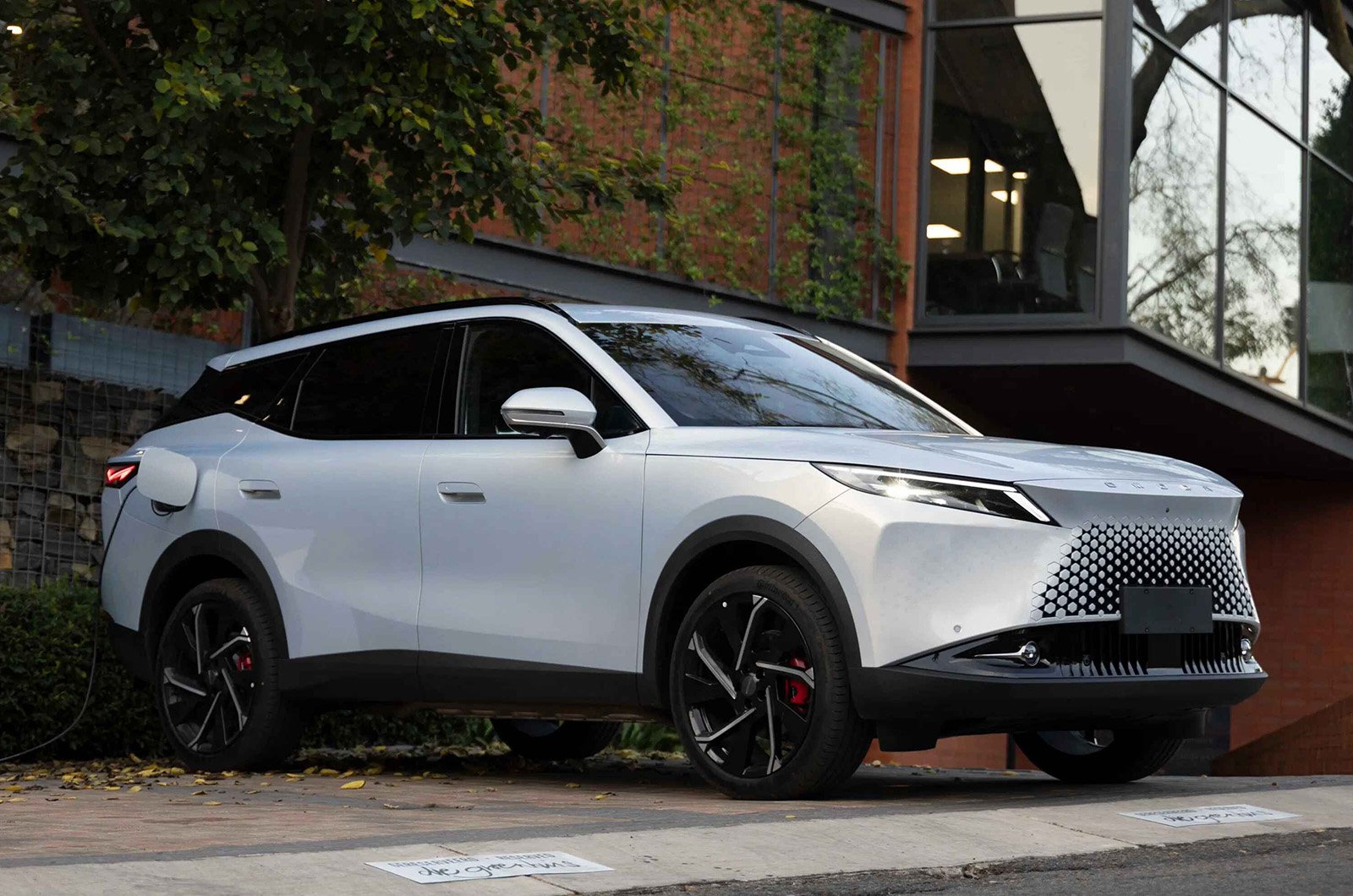 2025 OMODA 7 SUV hybride pour offrir 745 miles de portée