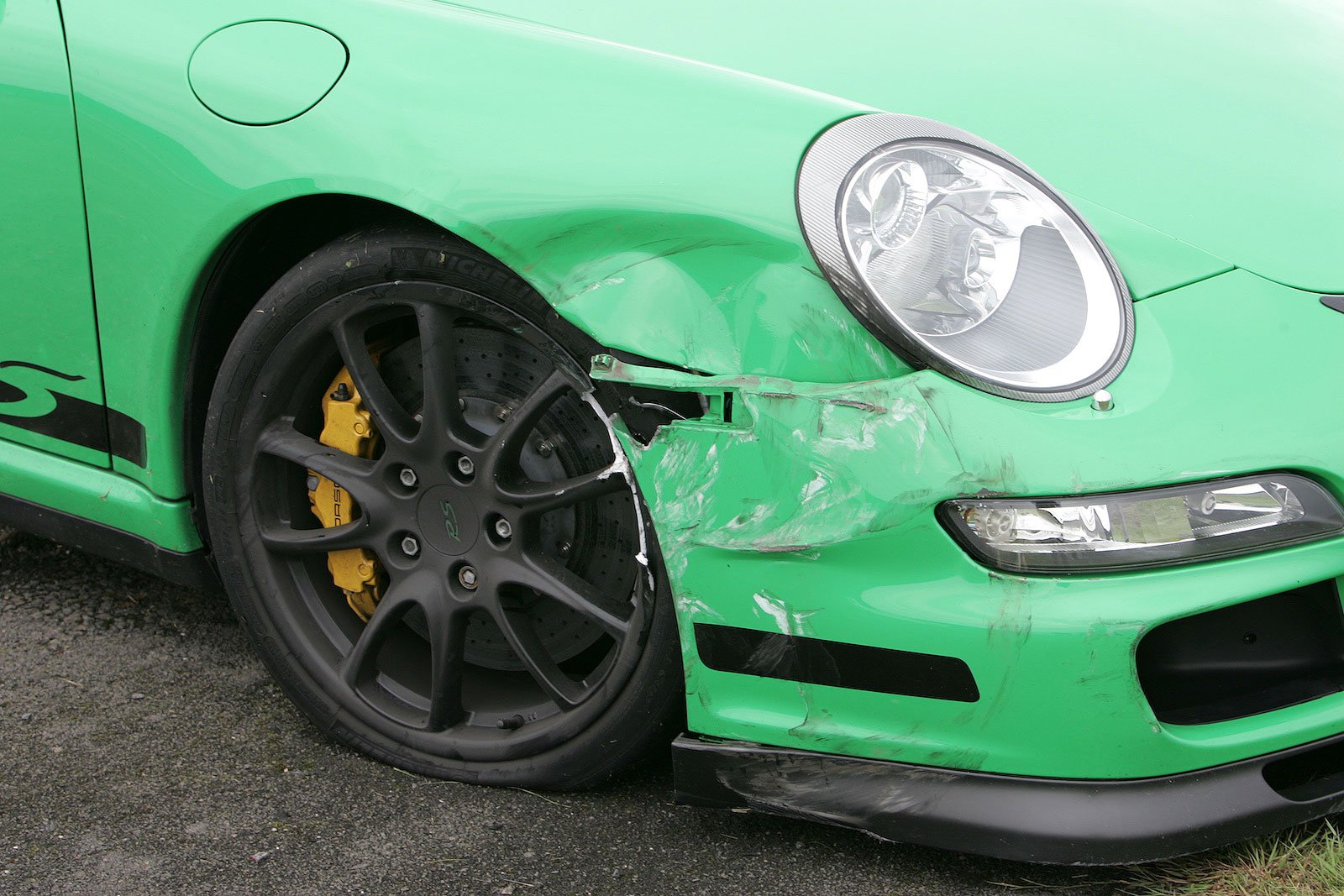 Que dois-je faire si j'ai un accident dans ma voiture de société? Cinq étapes à prendre