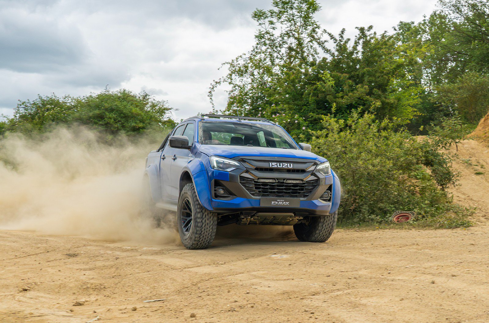 2025 Arctic Trucks AT35 BRICOP-UP hors route First Drive