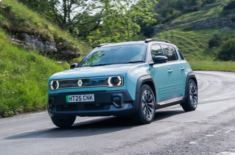 4 raisons pour lesquelles l'électrique Renault 4 E-Tech devrait être au sommet de votre liste de SUV