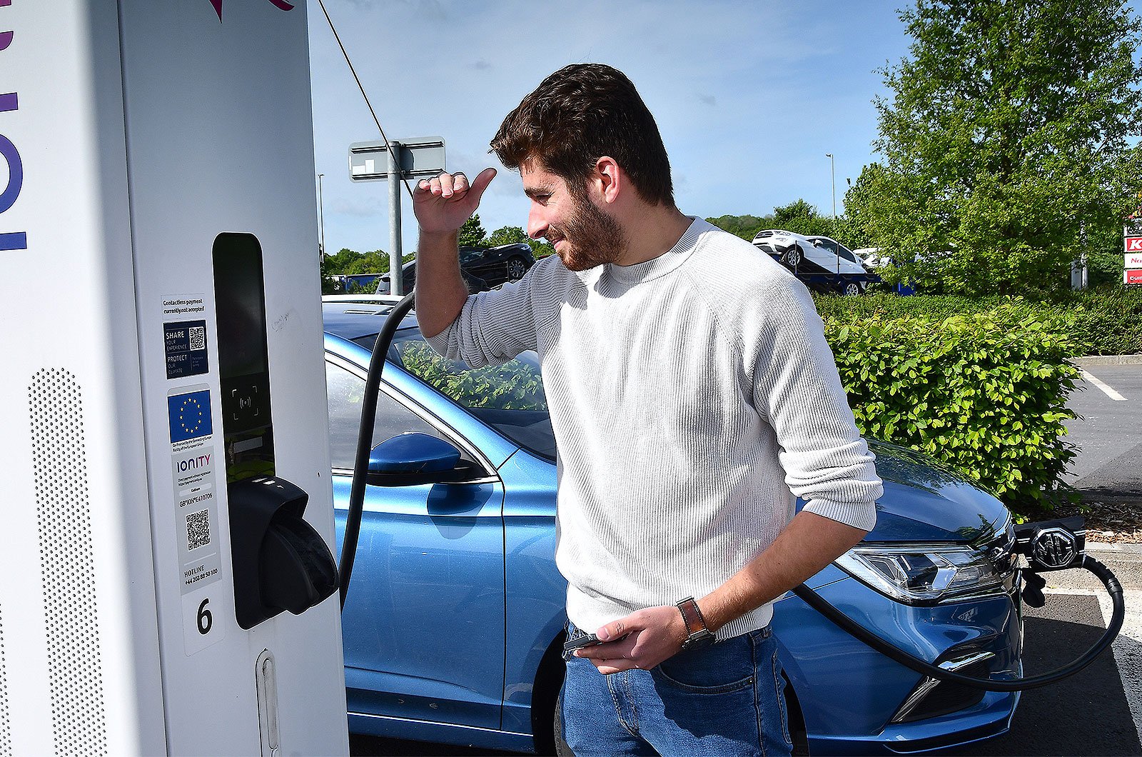 Combien cela coûte-t-il de facturer une voiture de société électrique?