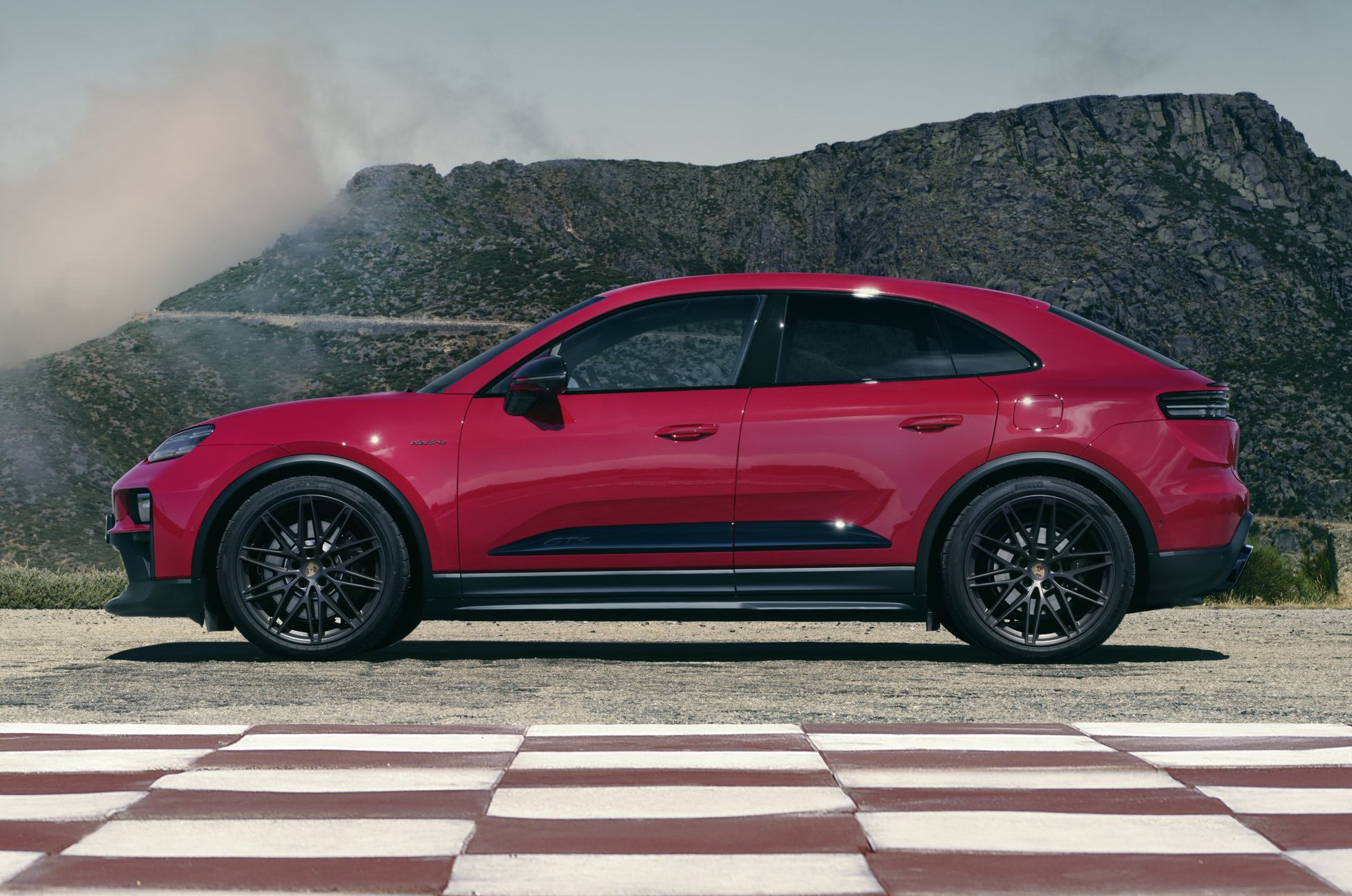 Porsche Macan Electric GTS côté statique Porsche Macan Electric GTS côté statique