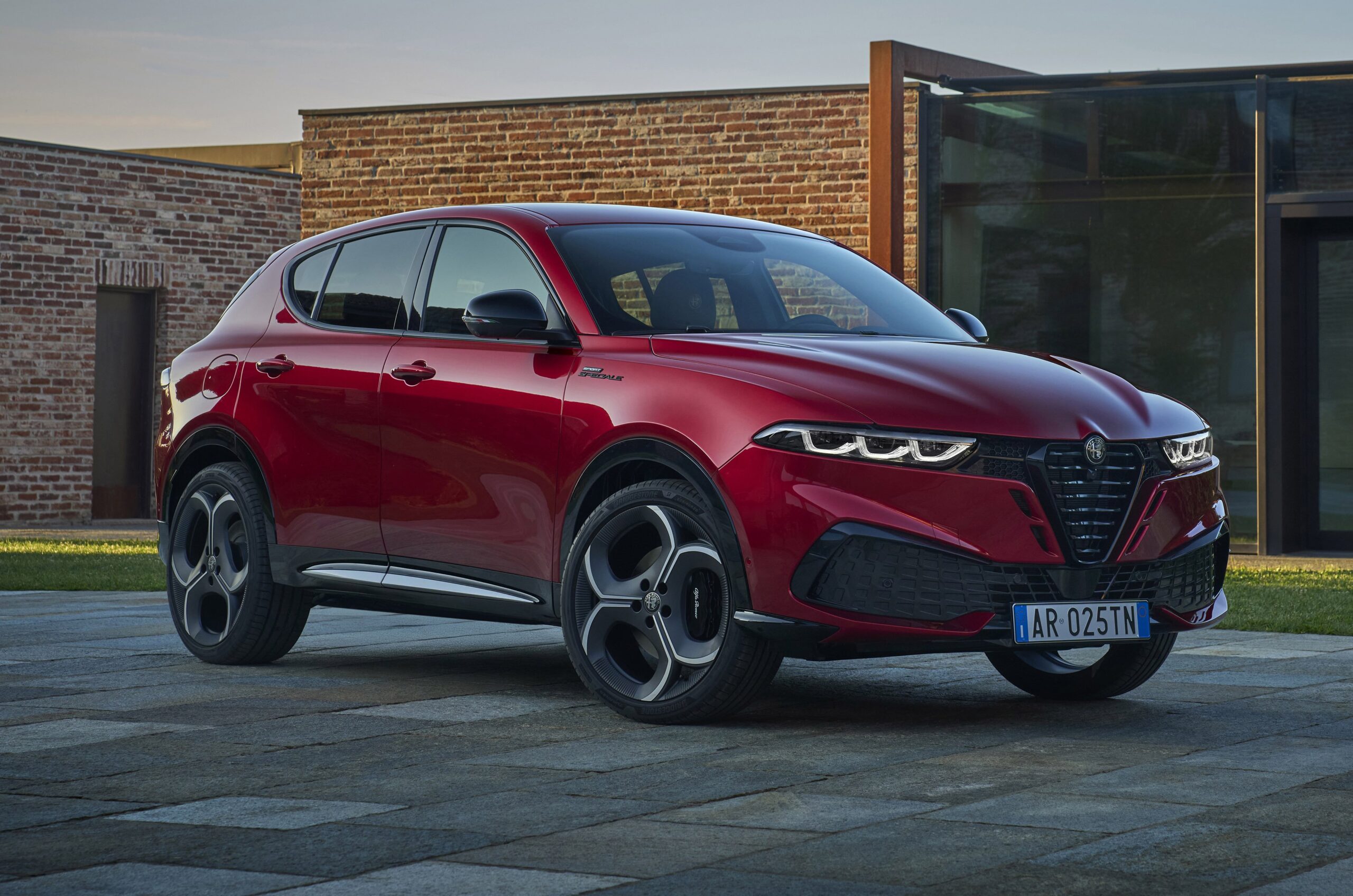La nouvelle Alfa Romeo Tonale reçoit des moteurs rafraîchis et une gamme de finitions mise à jour