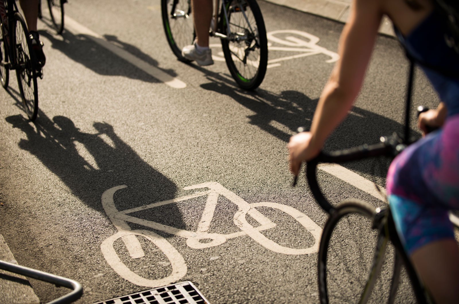 Les routes britanniques pourraient être rendues plus étroites pour améliorer la sécurité des cyclistes