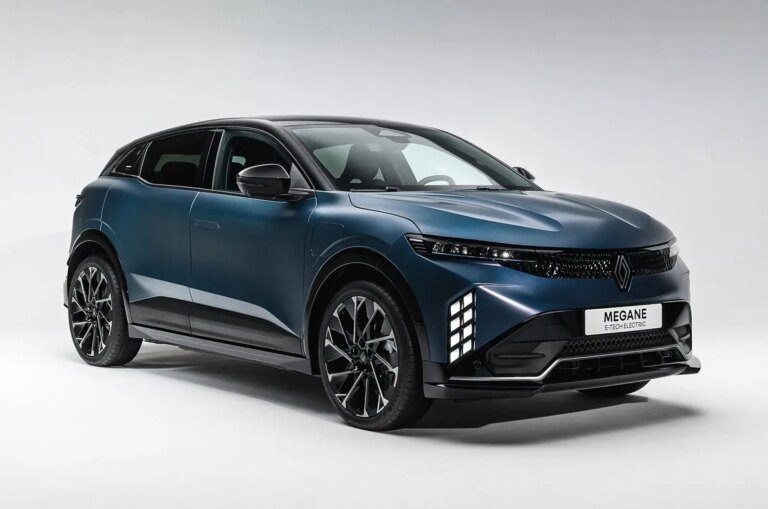 Renault Mégane rénovée dévoilée : la voiture familiale mise à jour bénéficie d&rsquo;une autonomie électrique plus longue