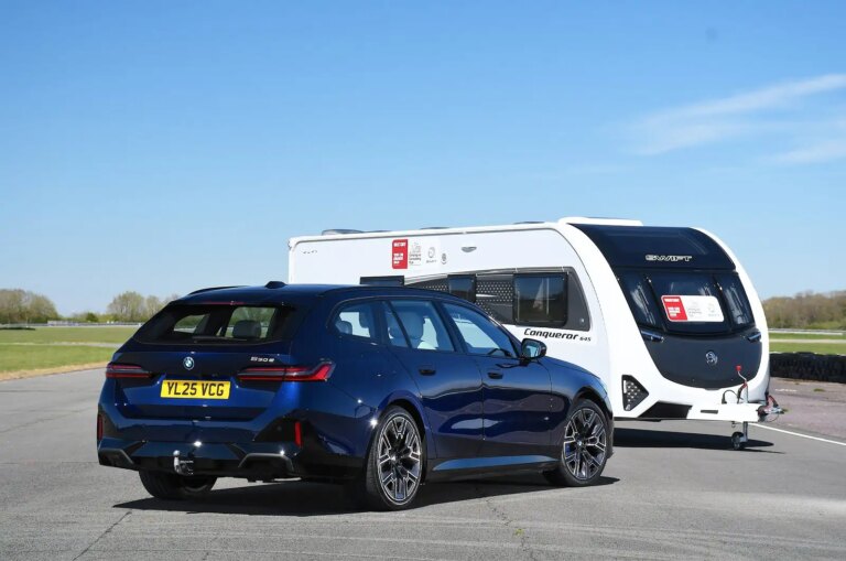 Tow Car Awards 2026 : Idéal pour remorquer plus de 1 700 kg