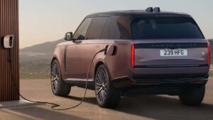 J’ai conduit le Range Rover électrique à 138 000 $ en tout-terrain — expérience exceptionnelle