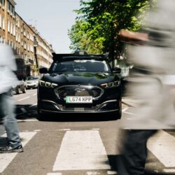Uber et Wayve battent Waymo en lançant le premier robotaxi du Royaume-Uni à Londres